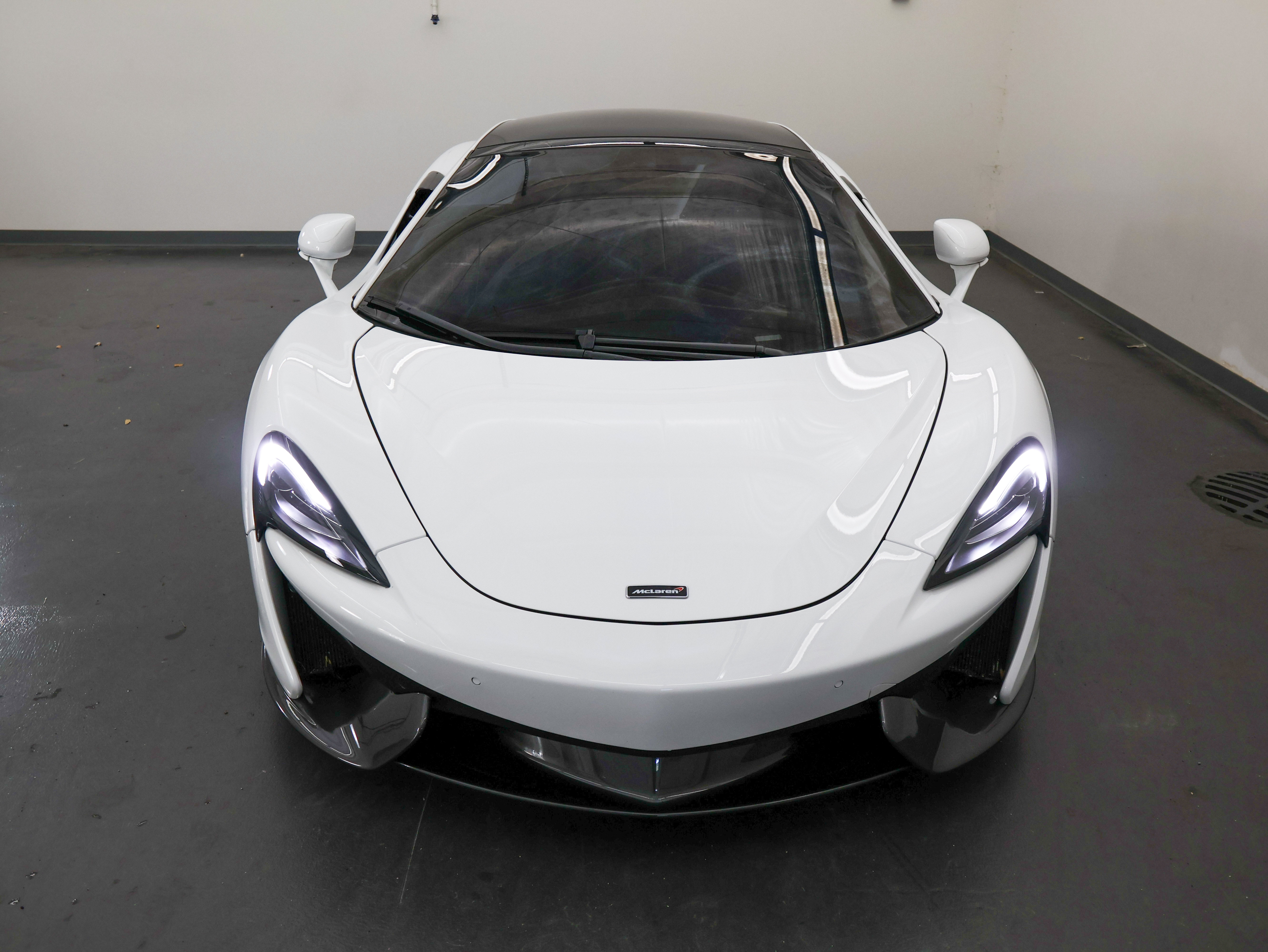 Used 2018 McLaren 570S RWD image 9