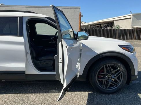 New 2025 Ford Explorer ST w/ Sun And Sound Package image 38