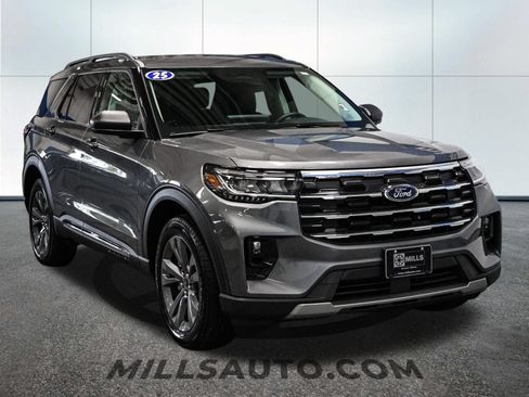 Used 2025 Ford Explorer Active w/ Active Comfort Package AWD/4WD image 11
