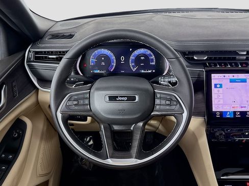 New 2025 Jeep Grand Cherokee Limited image 29