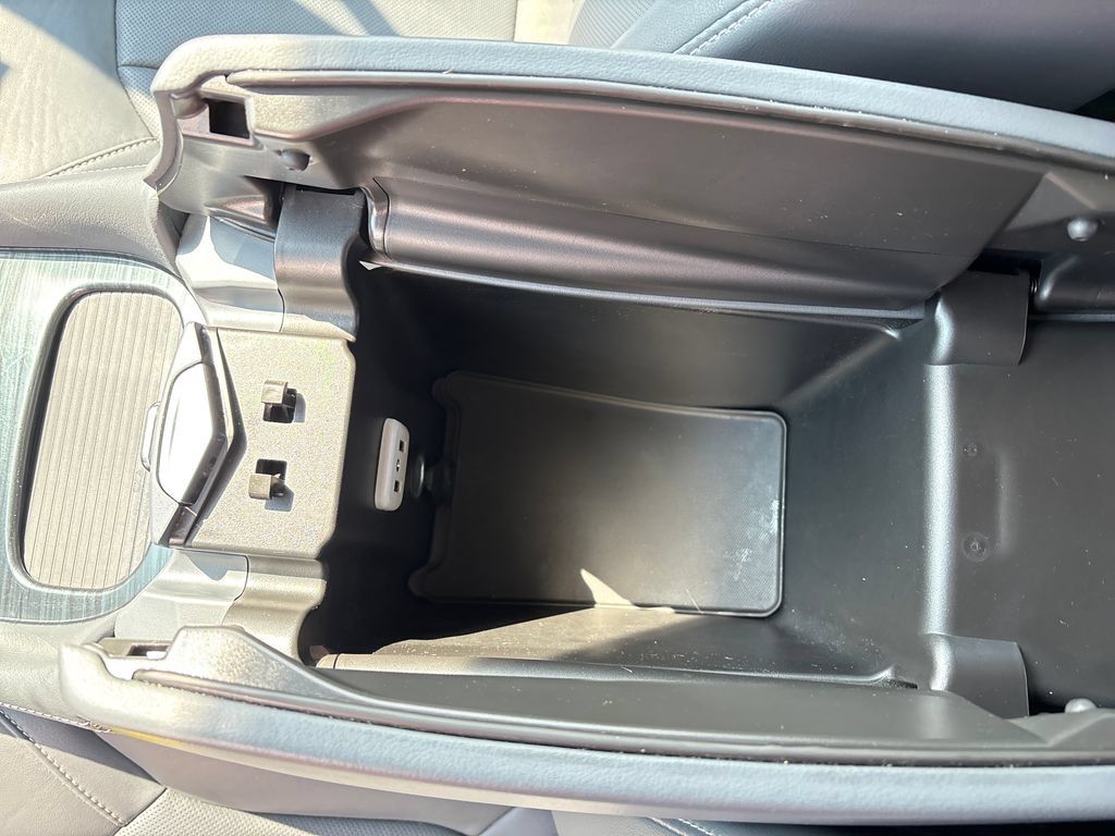 Used 2019 Buick Envision Essence w/ LPO, Interior Luxury Package FWD image 26