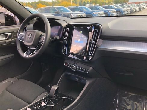 New 2026 Volvo XC40 B5 Ultra w/ Protection Package Premier AWD/4WD image 18