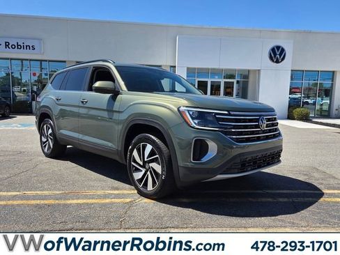 Used 2026 Volkswagen Atlas SE FWD image 1