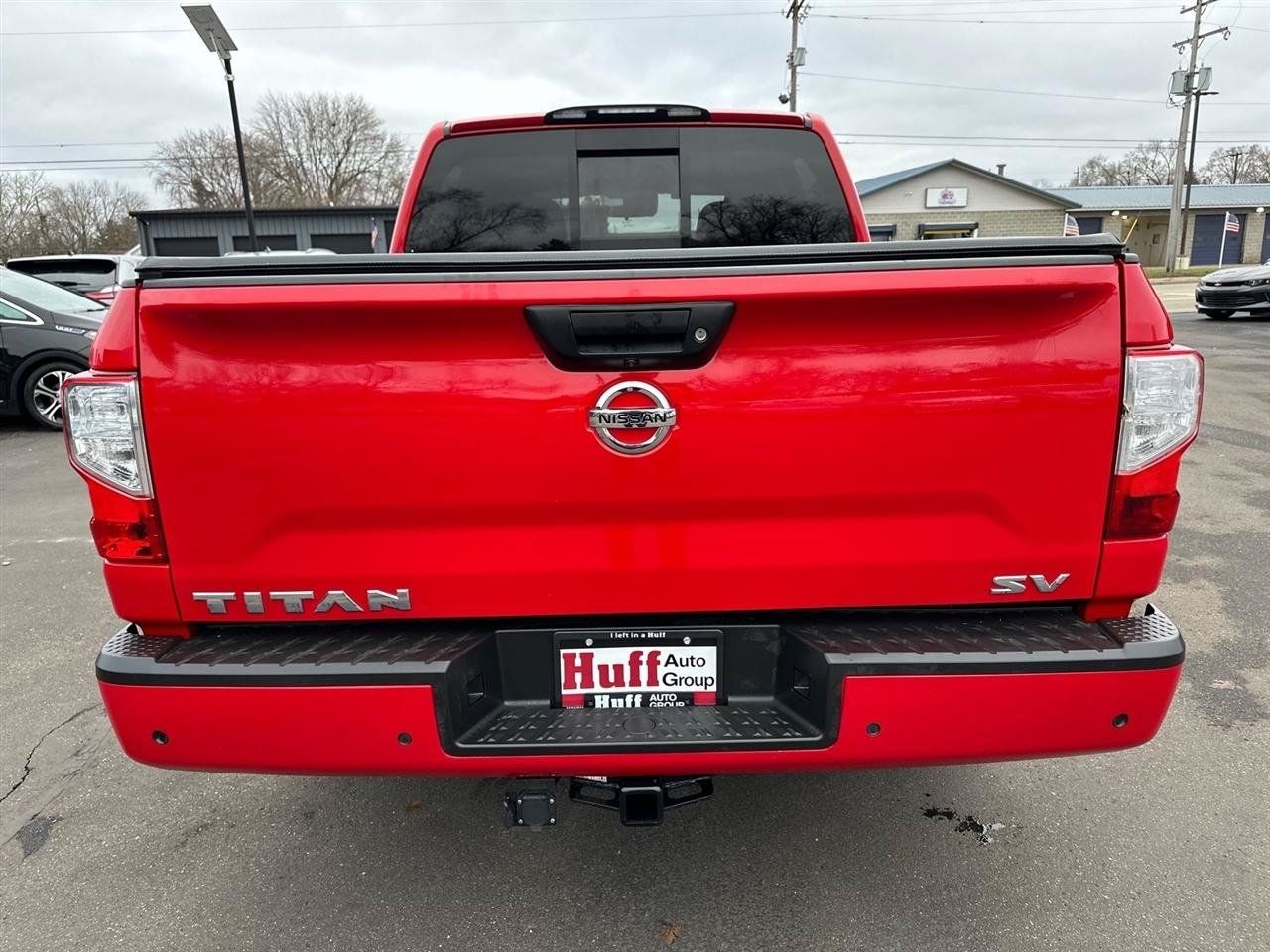 Used 2021 Nissan Titan SV RWD image 4