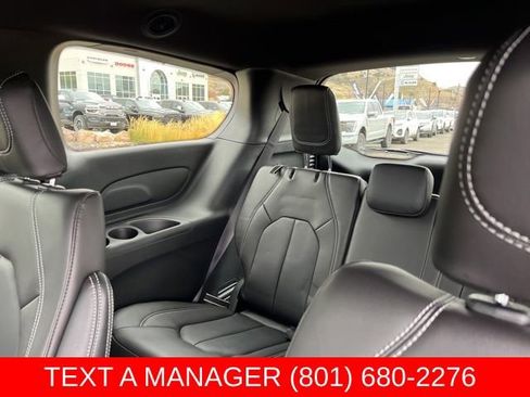 New 2026 Chrysler Pacifica Select FWD image 17