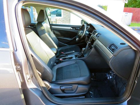 Used 2014 Volkswagen Passat 1.8T SE image 19