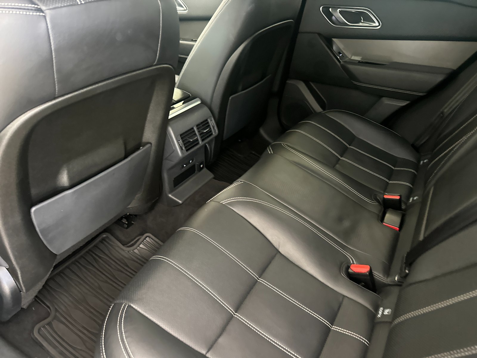 Used 2019 Land Rover Range Rover Velar S AWD/4WD image 12