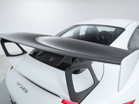Used 2018 Porsche 911 GT2 RS image 21