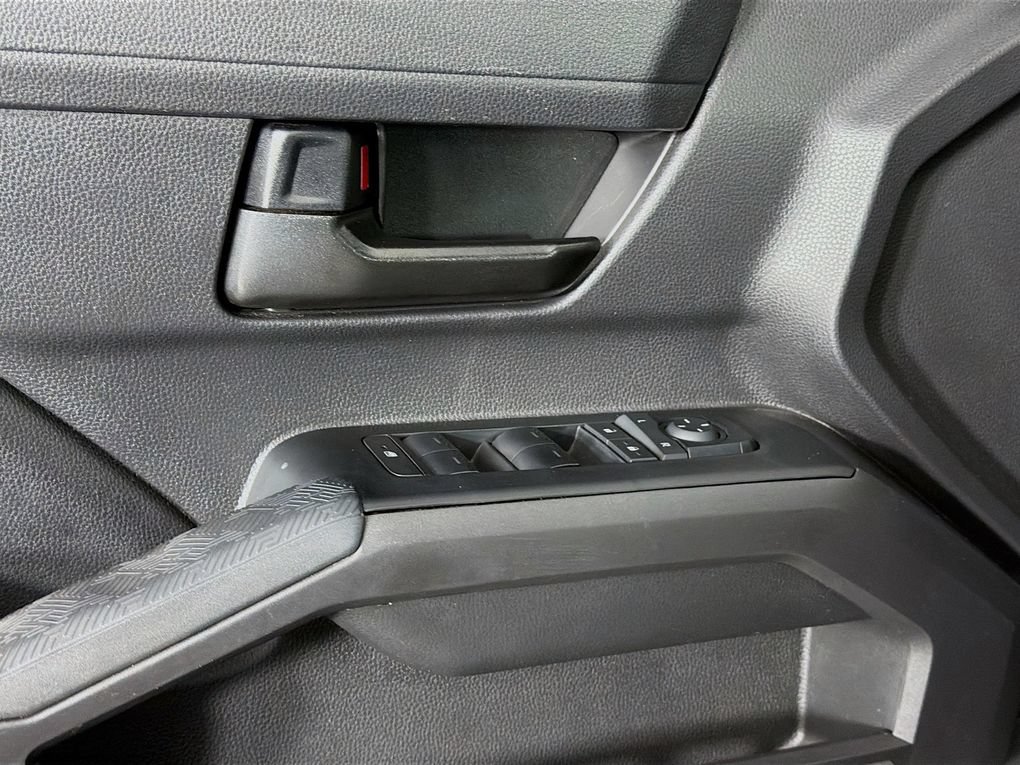 Used 2025 Toyota Tacoma SR5 AWD/4WD image 23