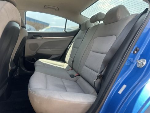 Used 2018 Hyundai Elantra SE FWD image 14