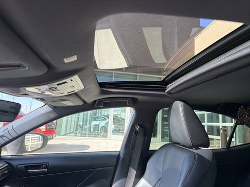 Used 2018 Lexus IS 300 image 10