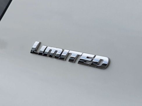Used 2023 Toyota 4Runner Limited AWD/4WD image 12