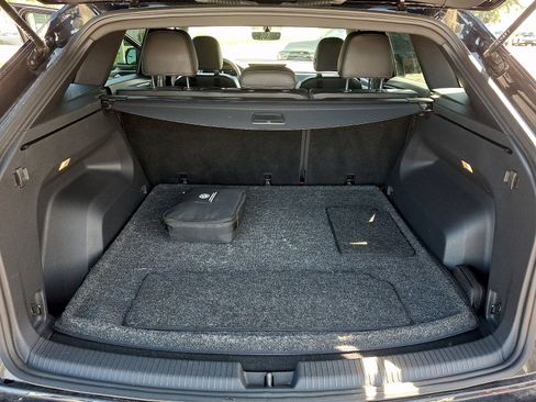 Used 2023 Volkswagen Atlas Cross Sport SE FWD image 28