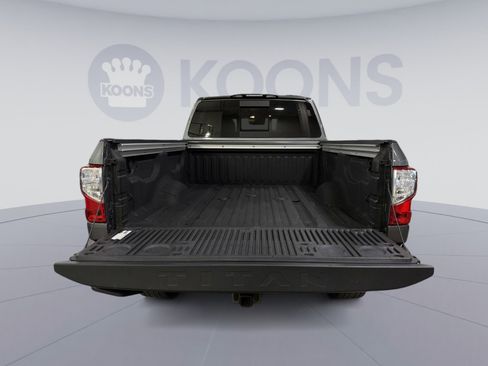 Used 2024 Nissan Titan SV w/ SV Convenience Package AWD/4WD image 32