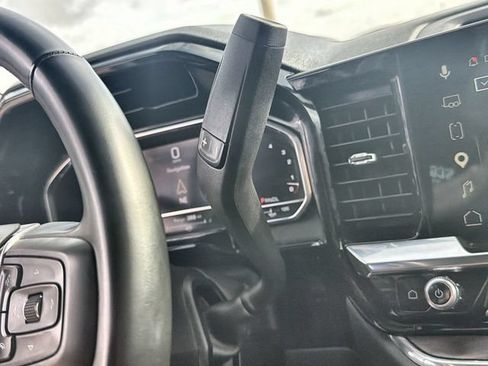 Used 2025 GMC Sierra 1500 SLT AWD/4WD image 15