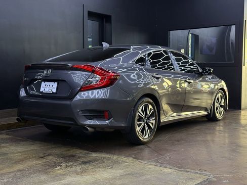 Used 2017 Honda Civic EX-T image 9
