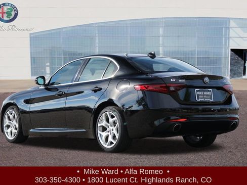 Used 2019 Alfa Romeo Giulia Ti AWD/4WD image 3