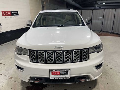 Used 2017 Jeep Grand Cherokee Overland AWD/4WD image 6