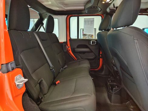 Used 2020 Jeep Wrangler Unlimited Sahara w/ Uconnect 4C Nav & Sound Group AWD/4WD image 13