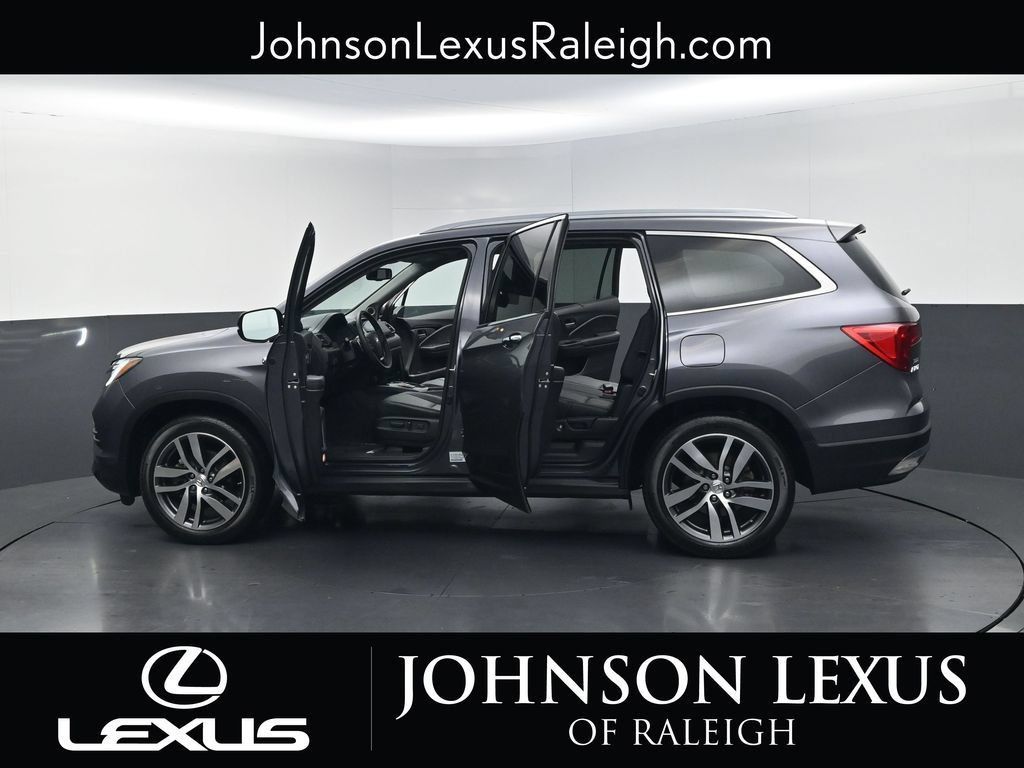 Used 2017 Honda Pilot Touring image 36