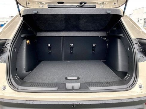 New 2026 Chevrolet Trax RS w/ Sunroof Package FWD image 15