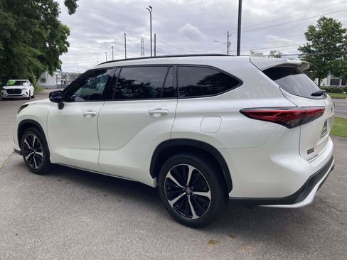 Used 2021 Toyota Highlander XSE AWD/4WD image 7