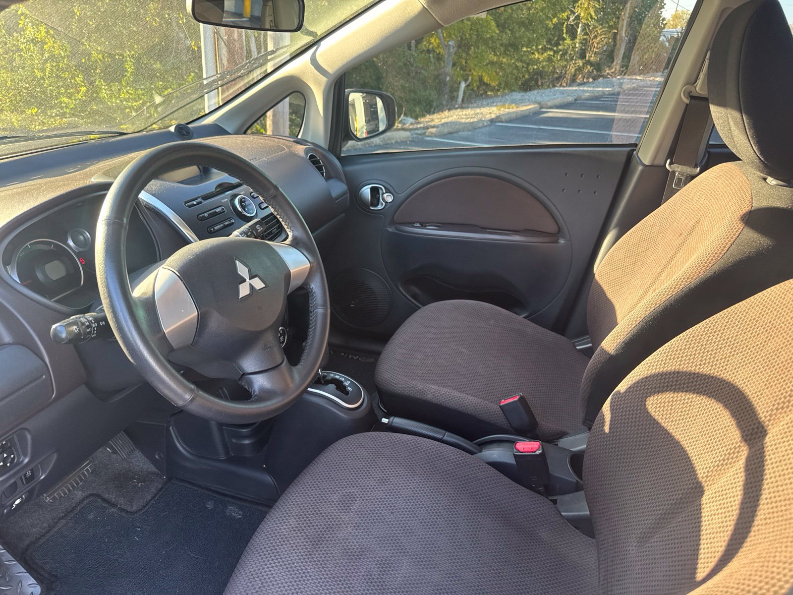 Used 2012 Mitsubishi i SE RWD image 8