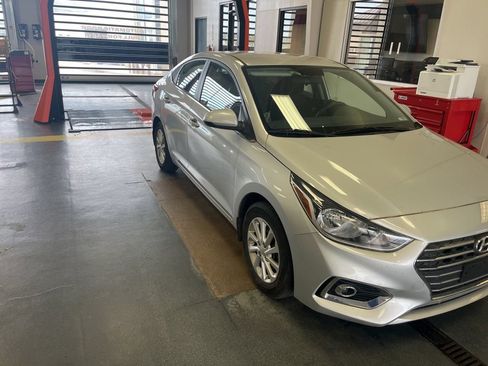 Used 2019 Hyundai Accent SEL FWD image 1