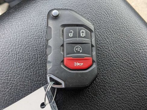 Used 2024 Jeep Wrangler Unlimited Sport AWD/4WD image 38