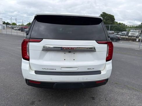 Used 2024 GMC Yukon XL SLT w/ SLT Luxury Package RWD image 3