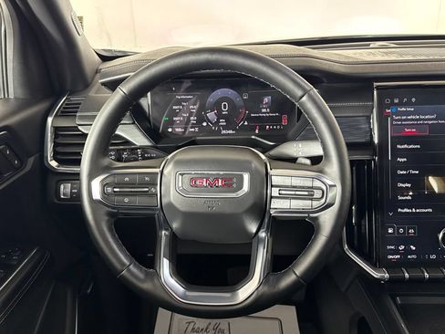 Certified 2025 GMC Acadia Elevation AWD/4WD image 11