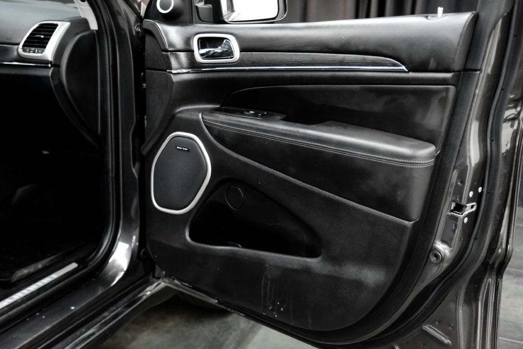 Used 2021 Jeep Grand Cherokee Summit AWD/4WD image 49