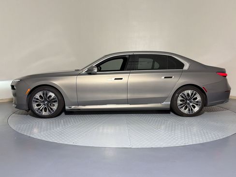 Certified 2023 BMW i7 xDrive60 w/ Parking Assistance Package AWD/4WD image 20