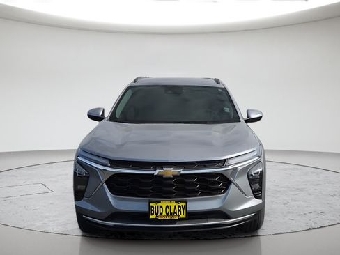Used 2025 Chevrolet Trax LT w/ LT Convenience Package FWD image 20