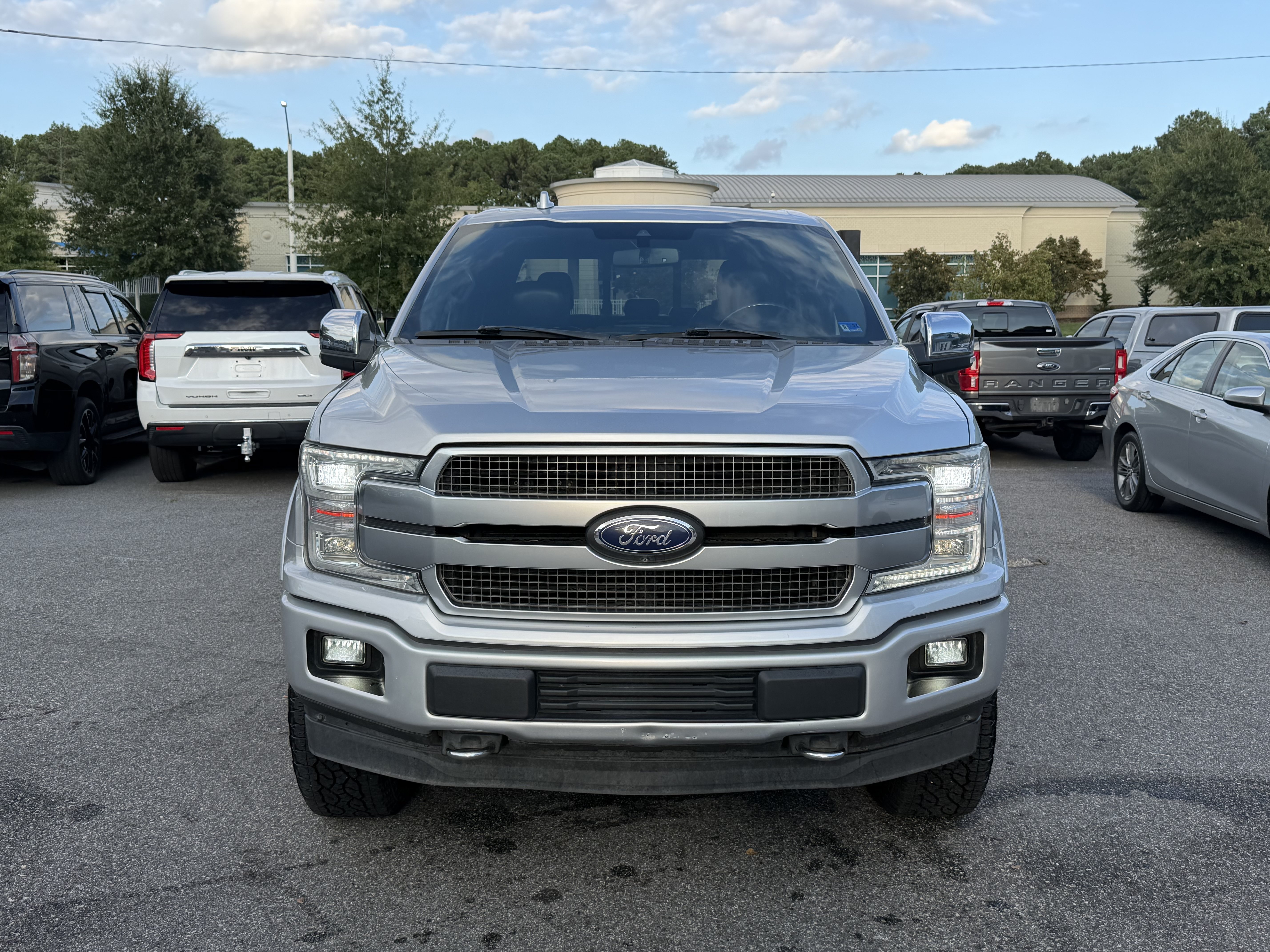 Used 2019 Ford F150 Platinum w/ Equipment Group 701A Luxury AWD/4WD image 2
