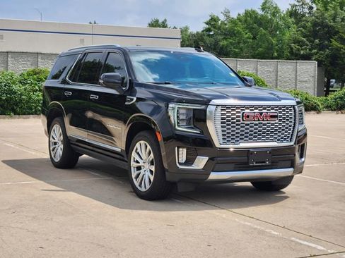 Used 2023 GMC Yukon Denali w/ LPO, Floor Liner Package AWD/4WD image 3