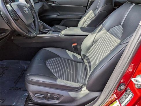 Used 2021 Toyota Camry SE image 14