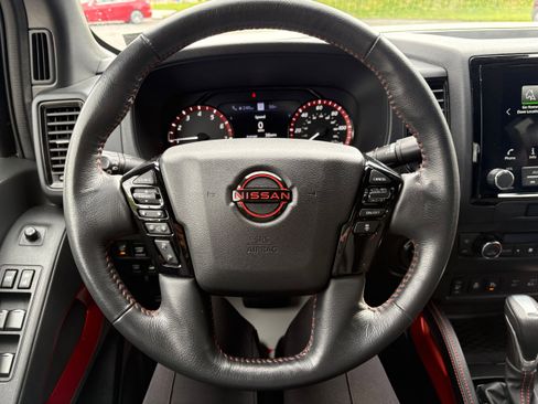 Used 2023 Nissan Frontier PRO-4X w/ Pro Convenience Package AWD/4WD image 16
