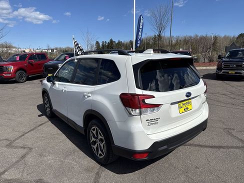 Used 2019 Subaru Forester Premium w/ All-Weather Package AWD/4WD image 11