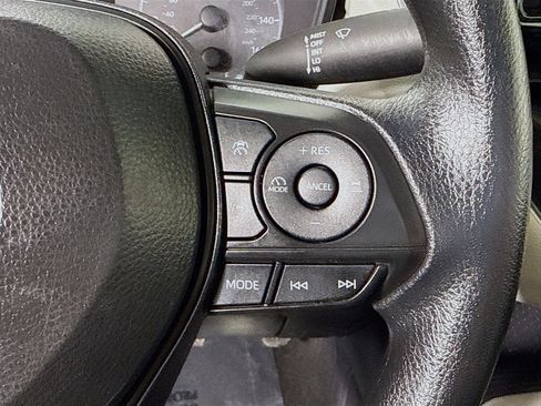Used 2025 Toyota Corolla LE image 15