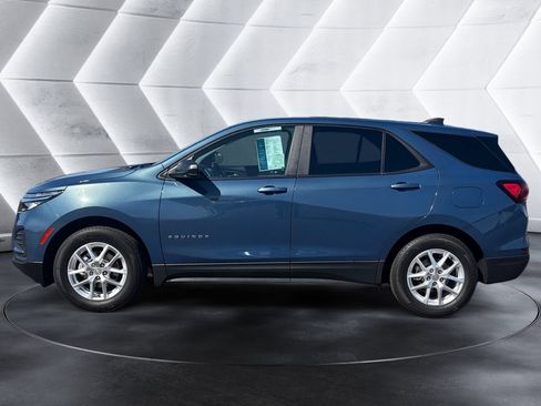 Certified 2024 Chevrolet Equinox LS w/ LS Convenience Package FWD image 2