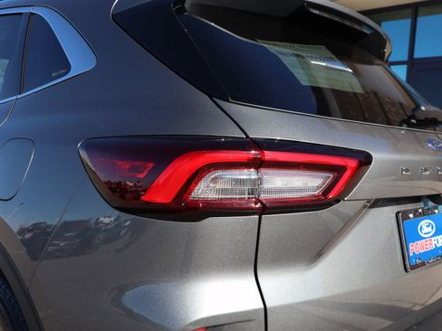 New 2026 Ford Escape SE image 18