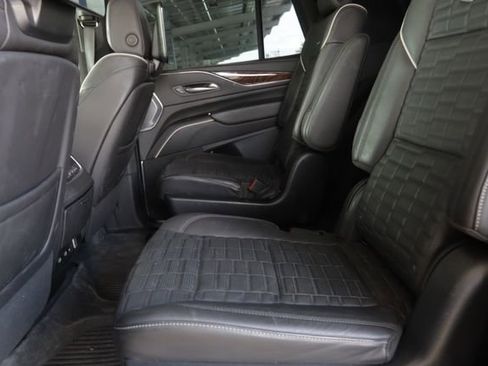 Certified 2023 Cadillac Escalade Sport Platinum w/ LPO, ONYX Package image 32