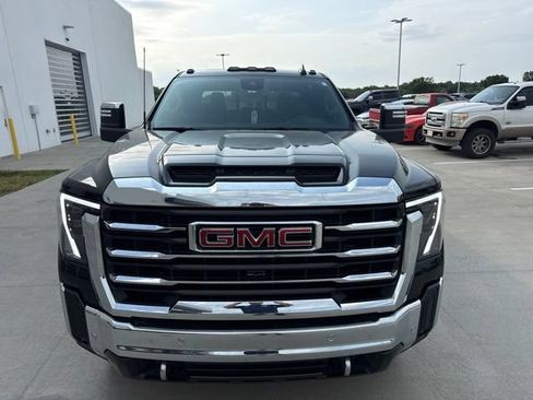 Used 2024 GMC Sierra 2500 SLT w/ SLT Premium Package AWD/4WD image 8