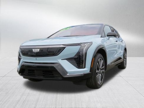 New 2026 Cadillac Optiq Sport 2 w/ LPO, Floor Liner Package image 7