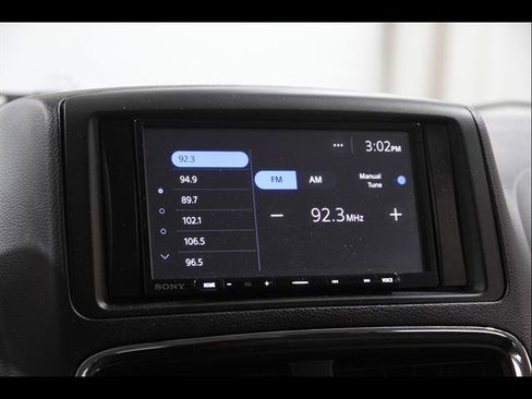 Used 2016 Dodge Grand Caravan American Value Package FWD image 10