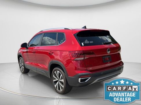 Used 2023 Volkswagen Taos SE w/ Panoramic Sunroof Package FWD image 8