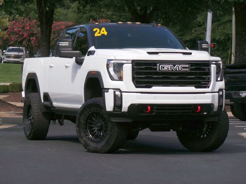 Used 2024 GMC Sierra 2500 AT4 w/ AT4 Premium Plus Package AWD/4WD image 2