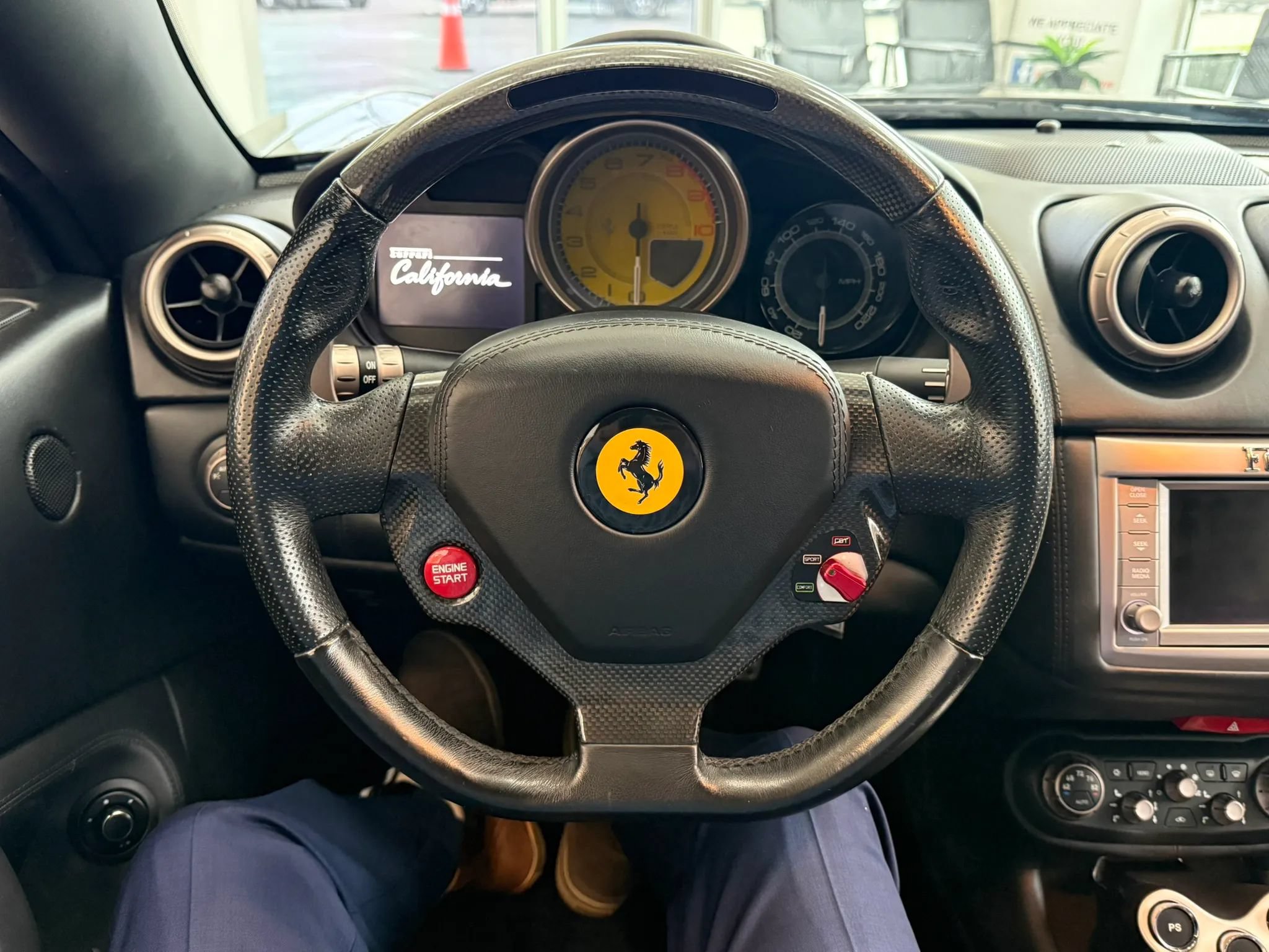Used 2010 Ferrari California RWD image 10