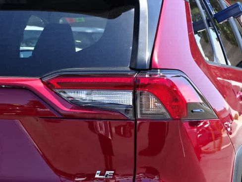 Used 2022 Toyota RAV4 LE FWD image 12